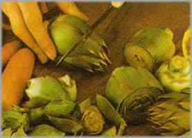 Limpiar las alcachofas, eliminando sus hojas exteriores. Lavarlas con agua y vinagre.
