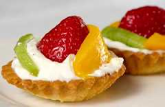 Tartaletas de frutas con queso crema