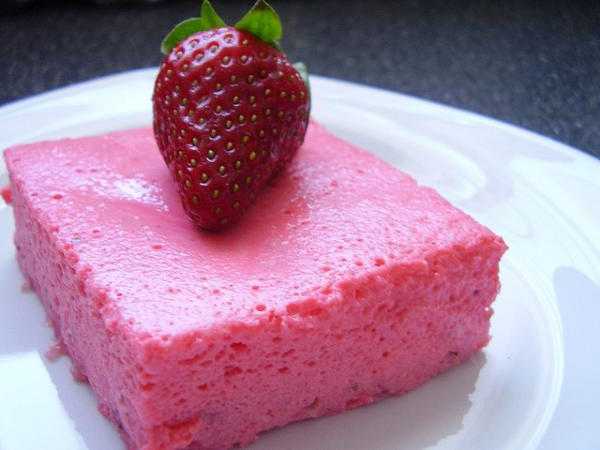 Bavarois de fresas con limón