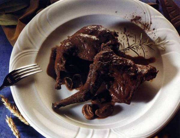 Conejo con setas y chocolate