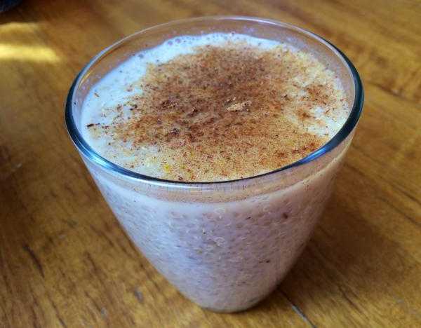 Dulce de quinoa con leche de almendras