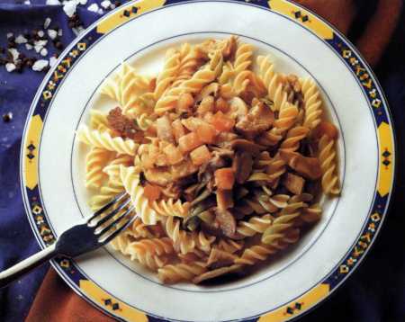 Ensalada tricolor de pasta y setas