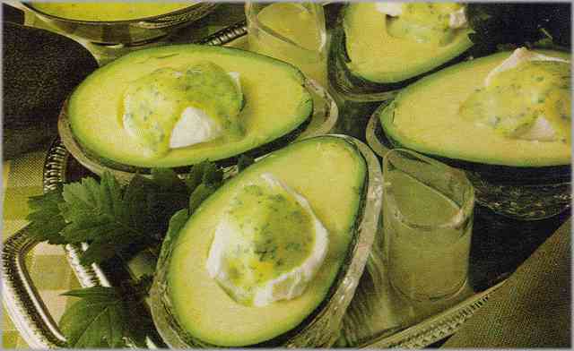 Huevos en aguacates