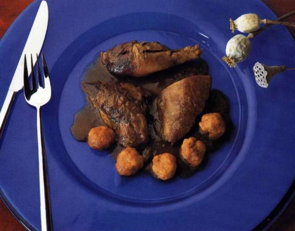 Pavo con albóndigas