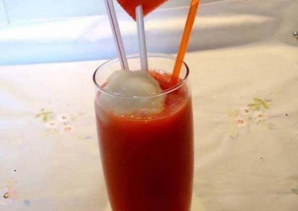 Refresco de sandía y helado de limón