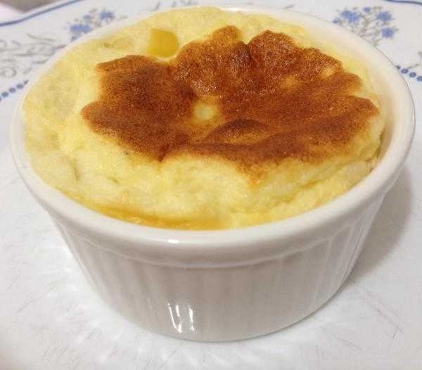 Receta de Soufflé de maíz tierno y queso parmesano. Receta APERITIVO