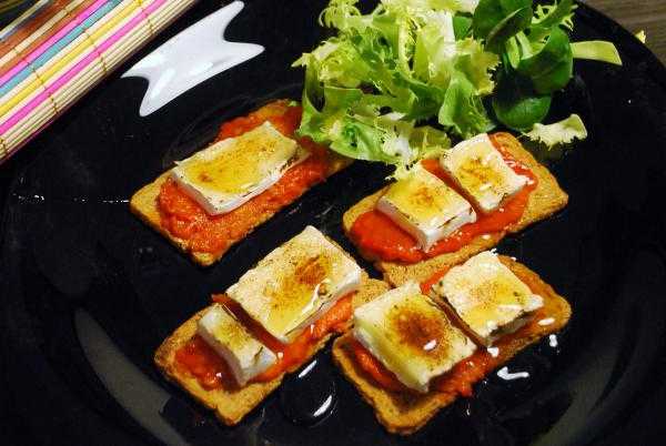 Tostadas de sobrasada con miel