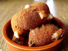 Croquetas de salchicha y queso