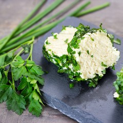 Queso rulo de anacardos