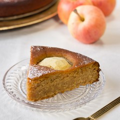 Tarta de almendras y manzana