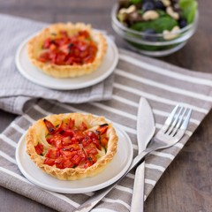 Tartaletas de tomate y calabacín