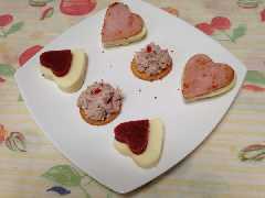 Trió de canapés para san valentin