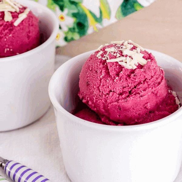 Helado de fresa y mora (fit y vegano)